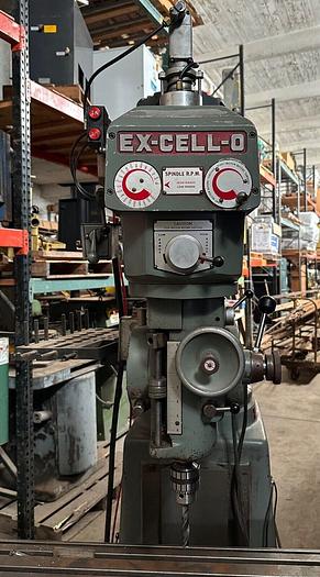 Used Ex-Cell-O Knee Mill 220V ~ 3ph ~ 2hp w/R8 Collets Vice & Power Tightening (5828)