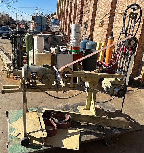 Used Bader Center less Grinding / Dowel Rod Sanding Machine (5834)