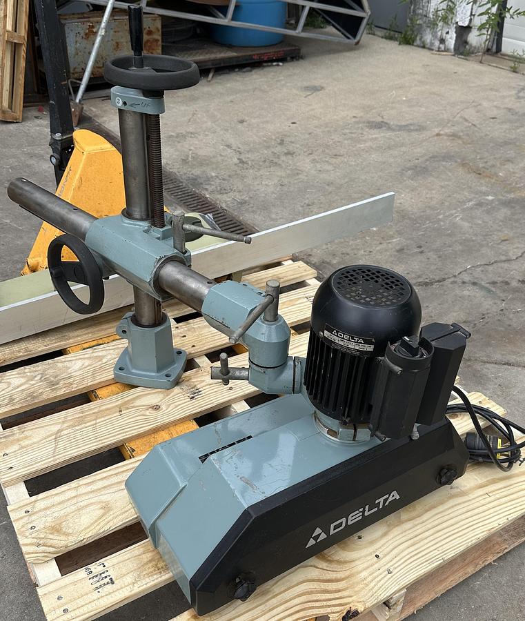 Used Delta 36-840 Power Feeder 8 Sp ~ 1hp ~ 3ph