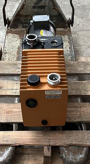 Used Alcatel 2033DS Vacuum Pump Rotary Vane  230VAC 3 Phase, 208/460V (5890)