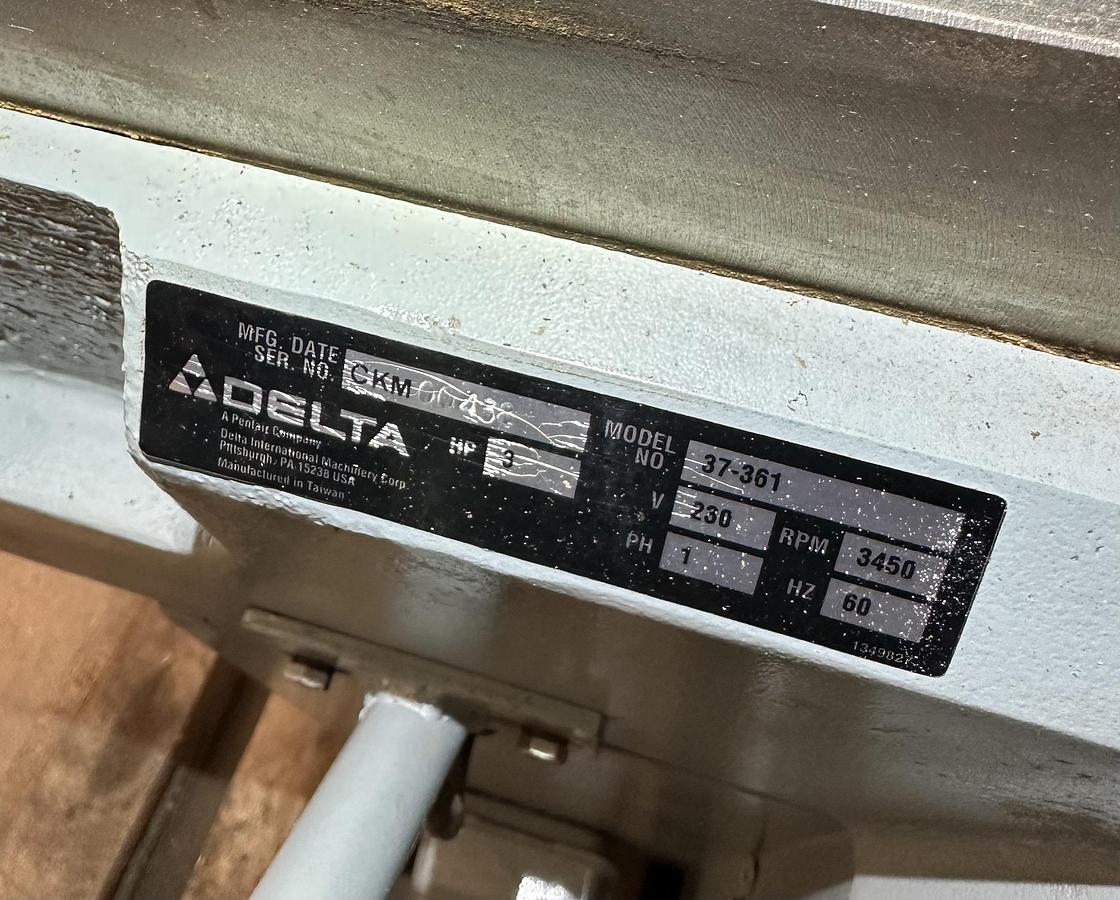 Used Delta Invicta 12" Joiner # DJ-30 w/ Parallelogram Bed