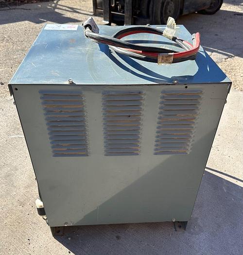 Used Hobart # 540B1-12R Forklift Charger 1ph 24V ~ 208/240/480V (5727)