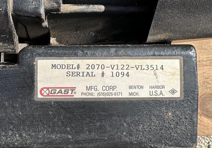 Used Gast Vacuum Pump # 2070-V122-VL3514 ~ 1 Phase ~  115/230V ~ 1 1/2 HP (6323)