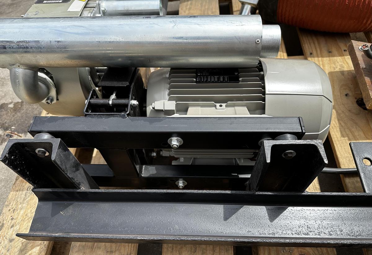 Used Tawi Lyftman Vacuum Lift System Pump SA350/2 ~ Foot VM180~ Filter unit ~ 40' in Rails +