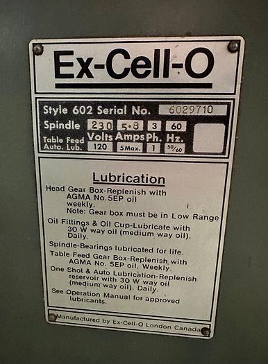 Used Ex-Cell-O Knee Mill 220V ~ 3ph ~ 2hp w/R8 Collets Vice & Power Tightening (5828)