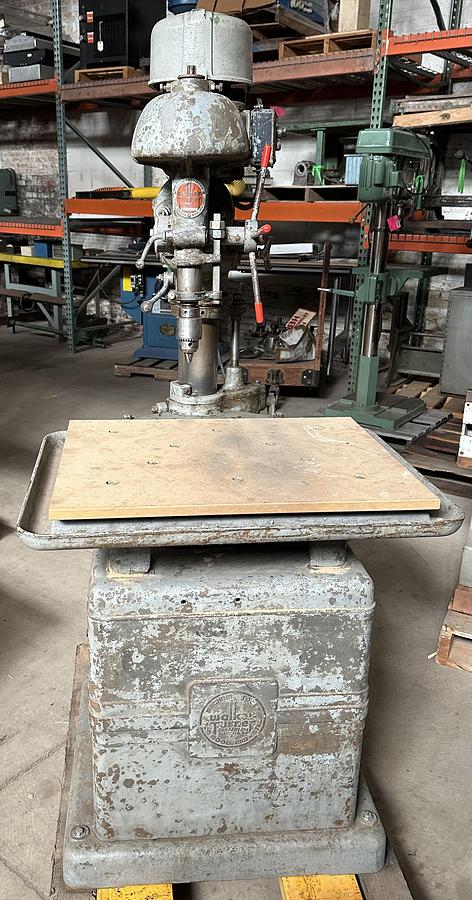 Used Walker Turner radial drill press 3/4hp, 115/30V 1ph