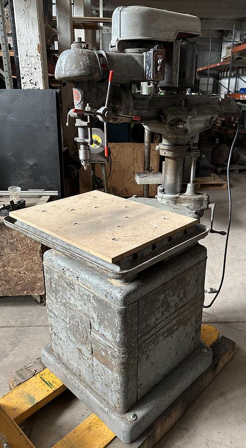 Used Walker Turner radial drill press 3/4hp, 115/30V 1ph