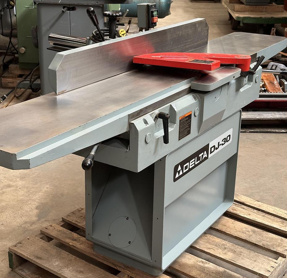 Used Delta Invicta 12" Joiner # DJ-30 w/ Parallelogram Bed