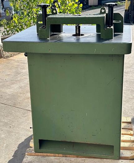Used SAC Shaper # TS-70 ~  2 Speed ~ 220V ~ 3/4" Spindle 2HP ?  (6114)