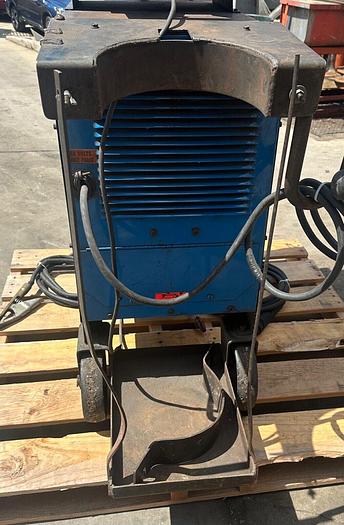 Used Millar CP-250TS Mig Welder 3ph w/ Millermatic S-52E Feeder (5361)