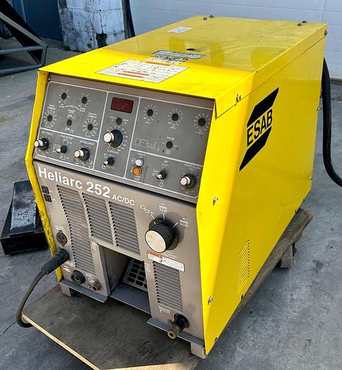 Used ESAB 36200 Heliarc 252 Tig Welder w/ Spool Gun Feeder 230/460V ~ 1ph (5313)