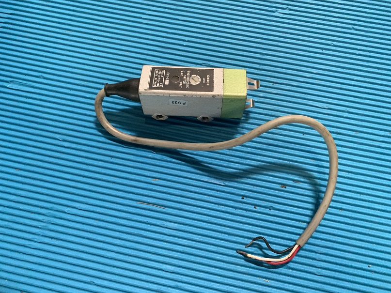 Used Omron Photoelectric Switch E3S-XE1