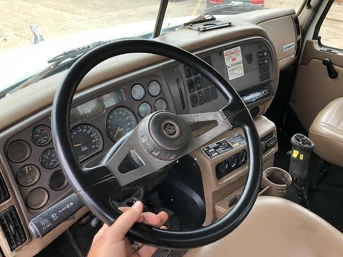 Used 2004 Mack CV713