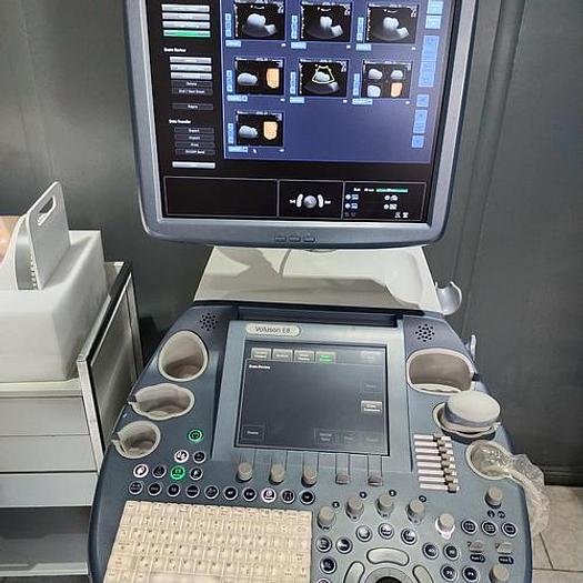 Gebraucht GE Voluson E8 Flachbildschirm Ultraschallgerät inkl. IC5-9-D Sonde und Sony UP-D897 Drucker Ultrasound