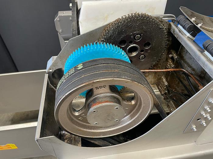 Gebruikt 2011 FAM Snijmachine/ snijder/ gevogelte & vlees, type: YURAN