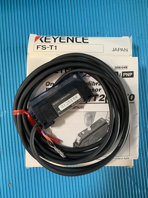 Used Keyence One Touch Calibration Fiberoptic Sensor FS-T1