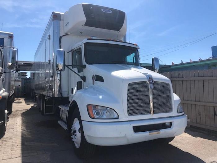 2011 KENWORTH T370 BOX TRUCK