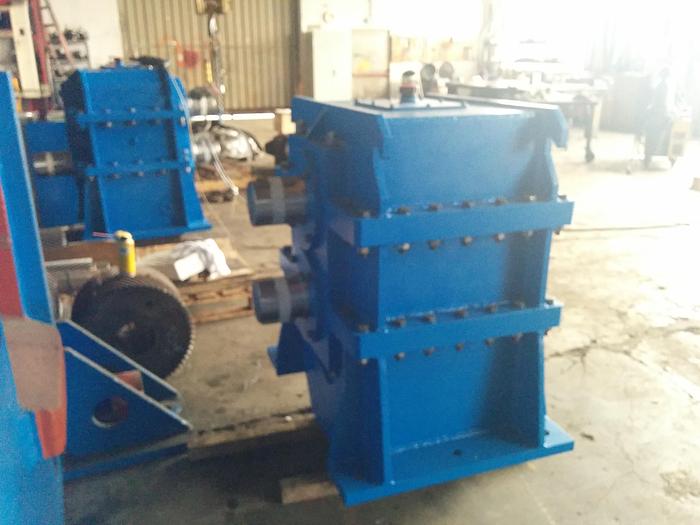 New  F&P 320 2-Hi Pinion Stand - Gearbox #4264