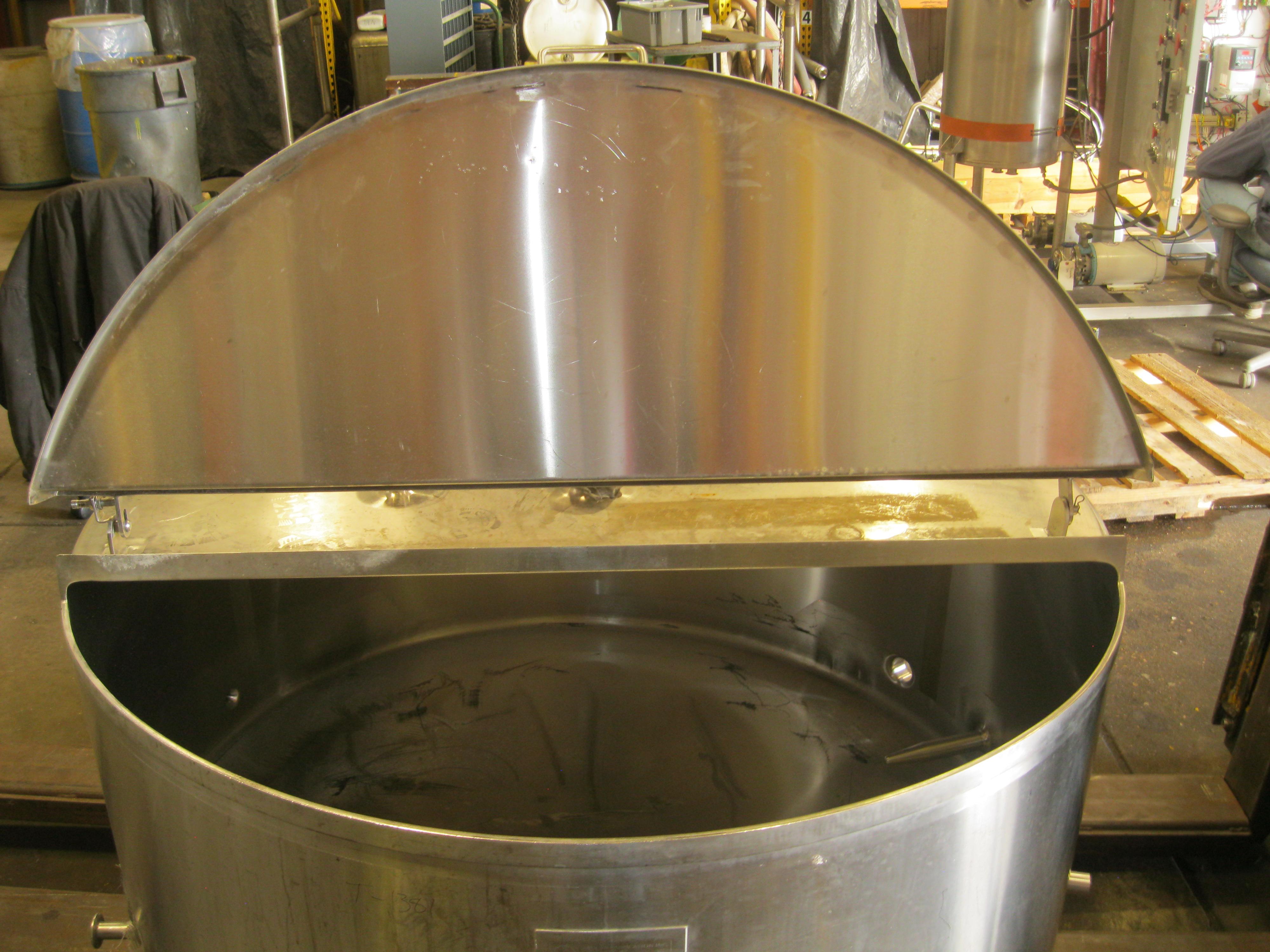 Usado 270 GALLON BALANCE TANK