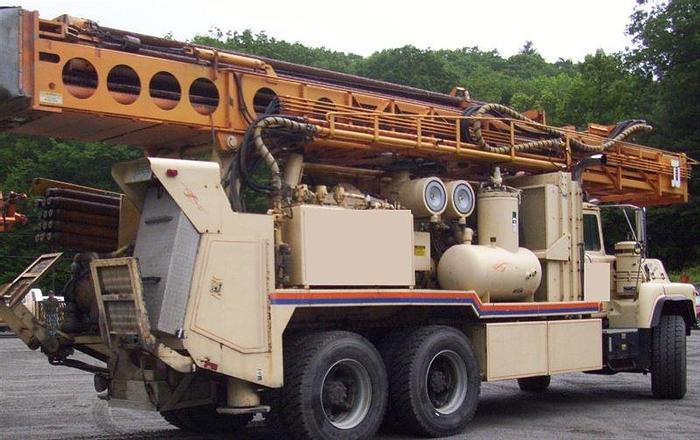 Used 2002 Reichdrill 690WS drill rig