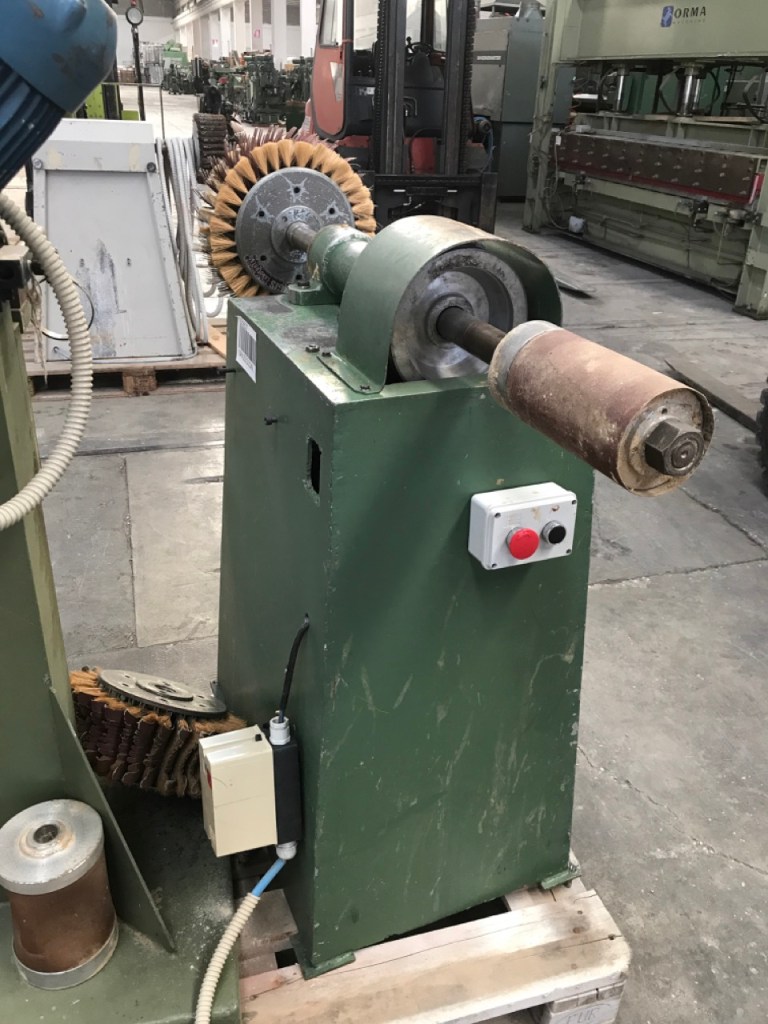 Usato Spazzolone con testa di carteggio e rullo ad aria