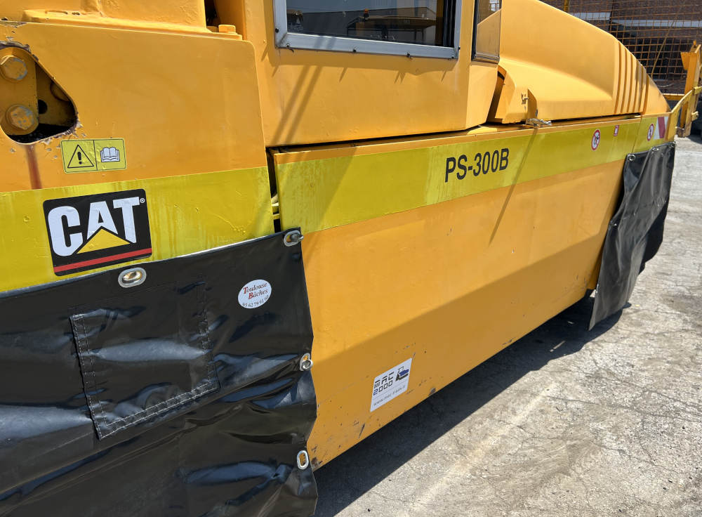 Usato 2001 Caterpillar PS 300B -521-