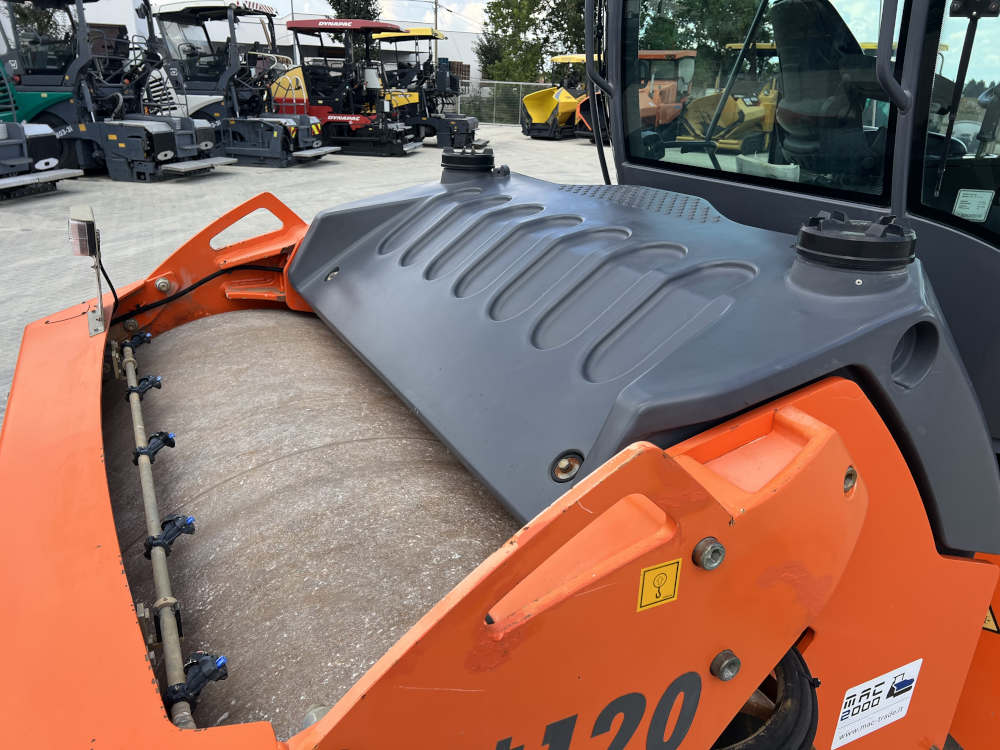 Usato 2010 Hamm HD+ 120 VV