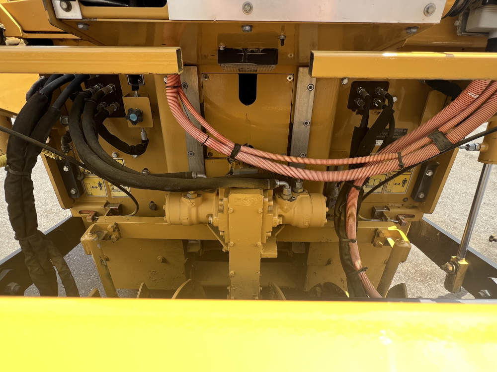 Usato 2012 Caterpillar AP 255E