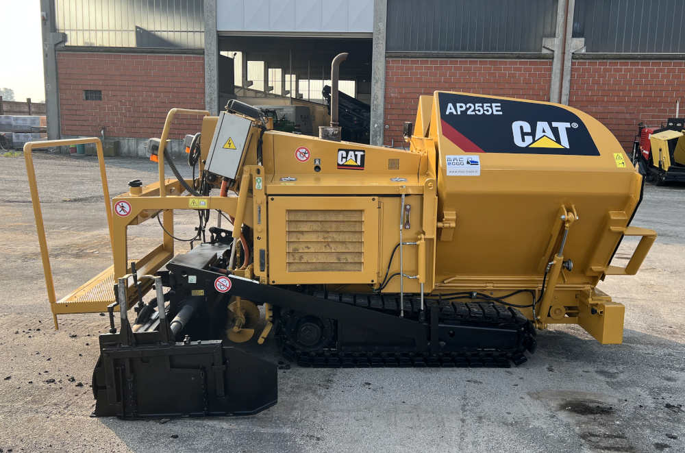 Usato 2017 Caterpillar AP 255E