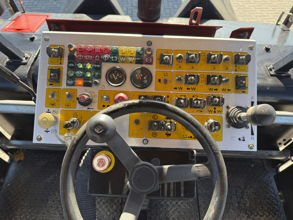 Usato 2011 Caterpillar AP 300