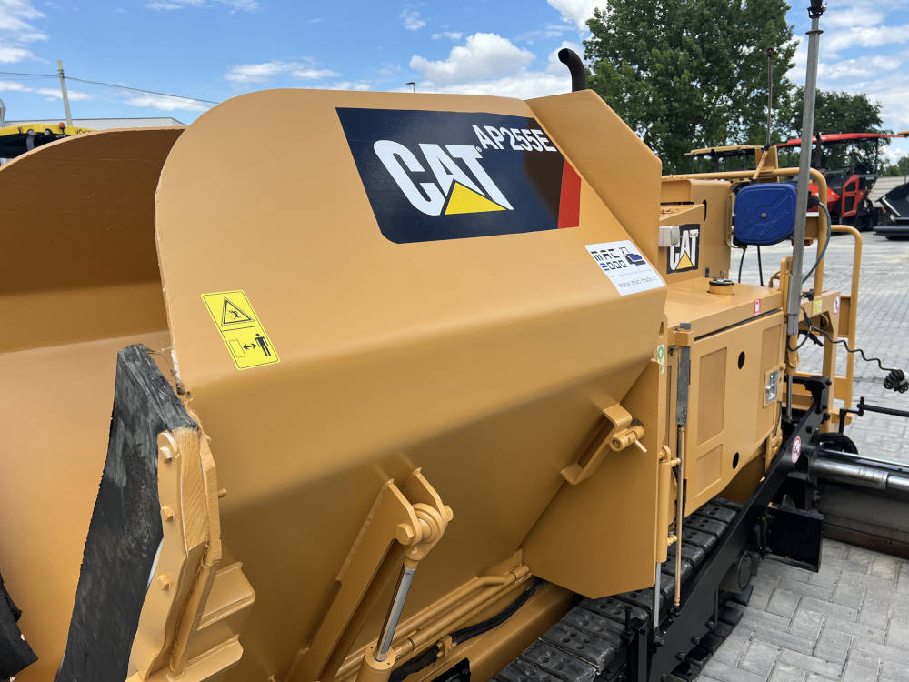 Usato 2017 Caterpillar AP 255E