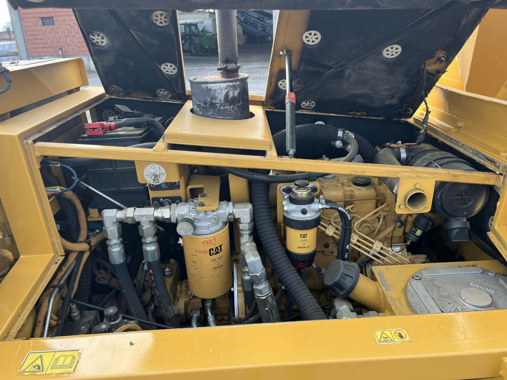 Usato 2017 Caterpillar AP 255E