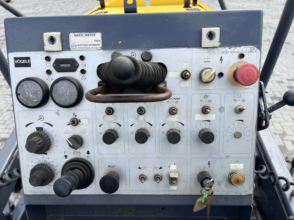 Usato 2005 Vogele Super 600