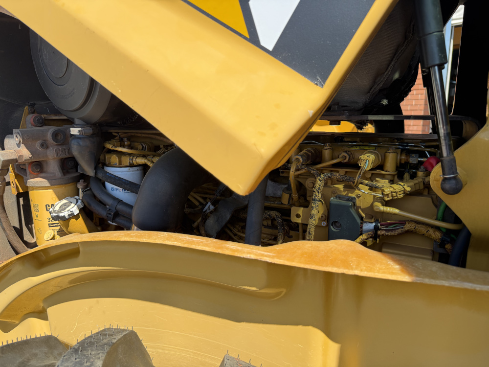 Usato 2010 Caterpillar CP 74