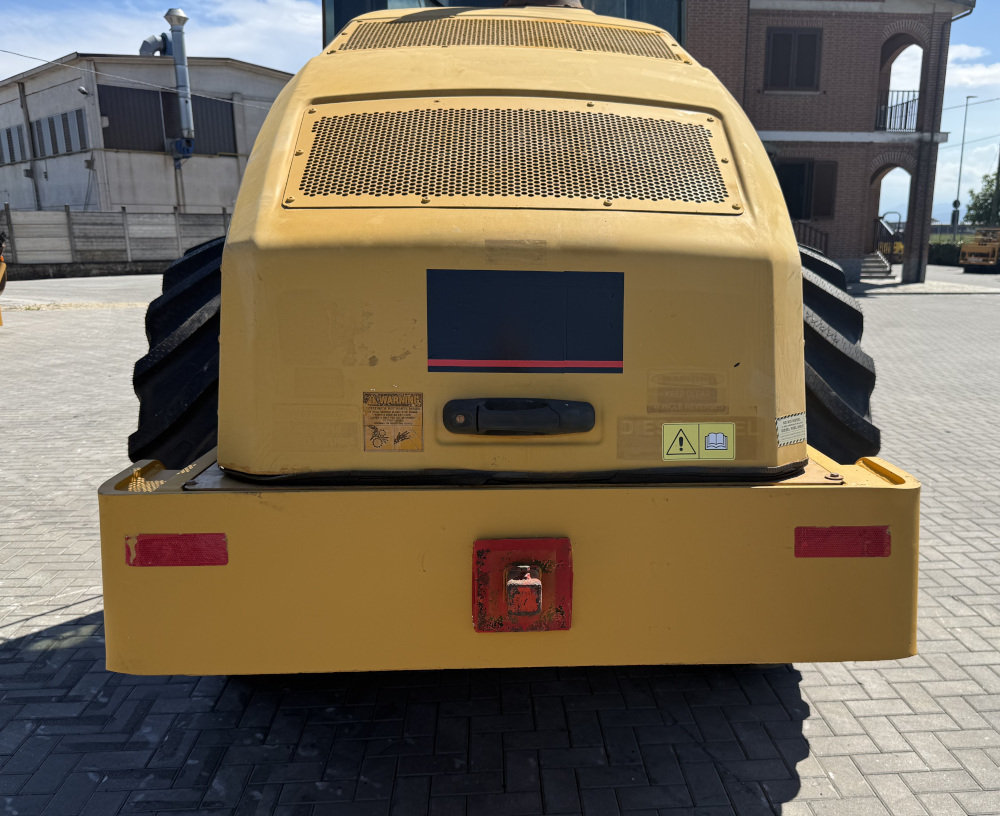 Usato 2010 Caterpillar CP 74