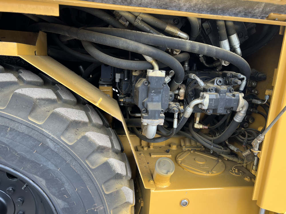 Usato 2007 Caterpillar AP 600 -150-