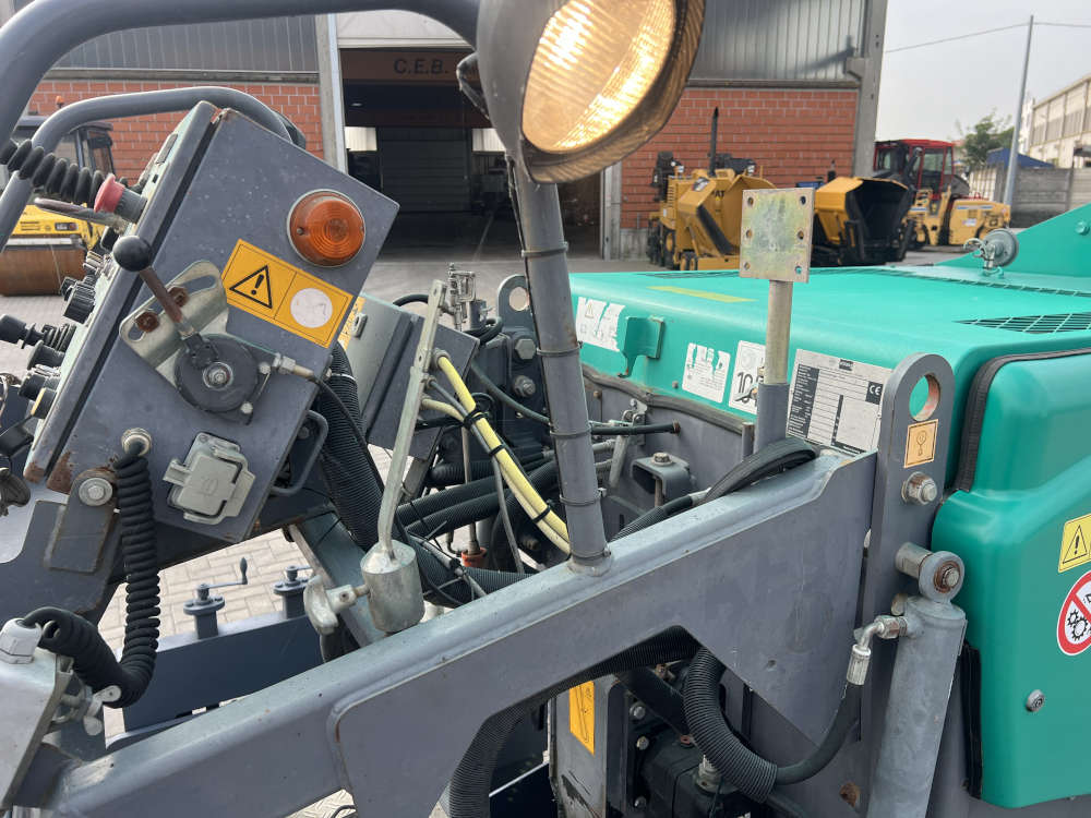 Usato 2011 Vogele Super 700