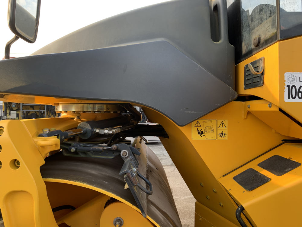 Usato 2010 Bomag BW 174 AP-4 AM