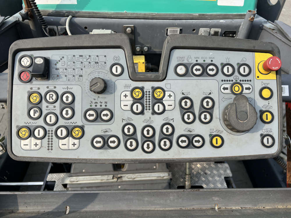 Usato 2015 Vogele Super 700-3i