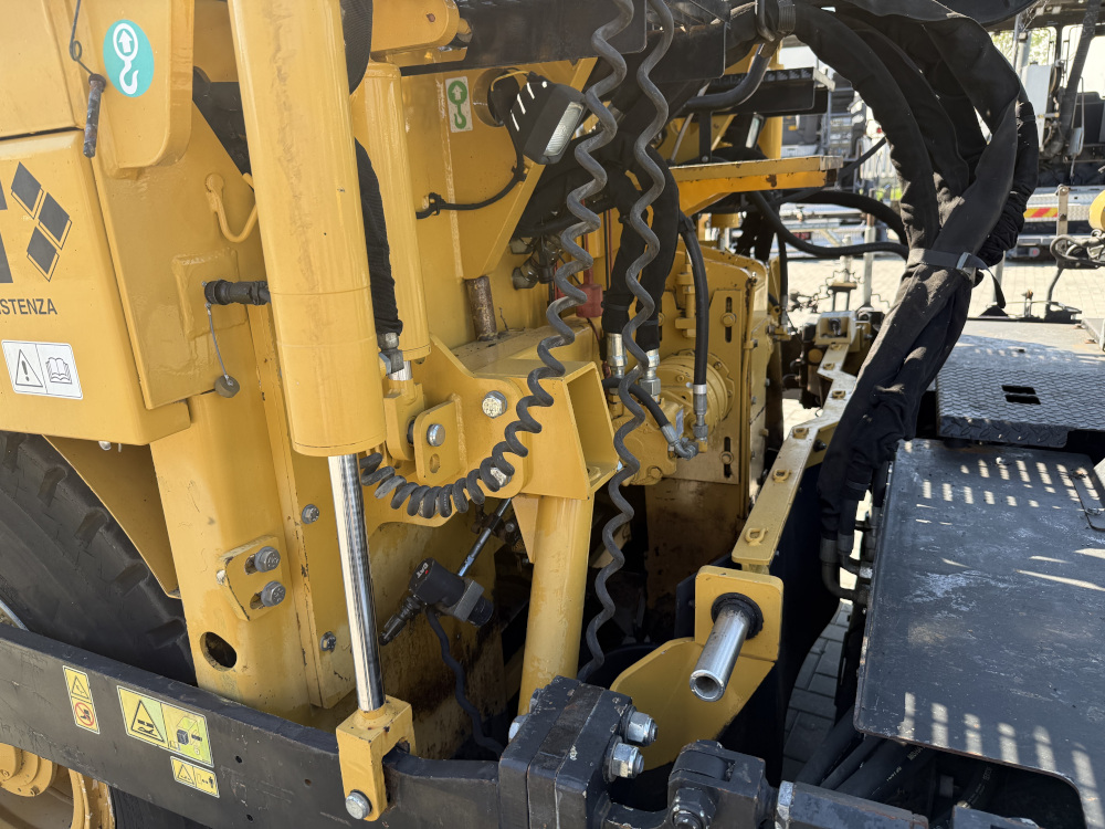 Usato 2010 Caterpillar AP 600D