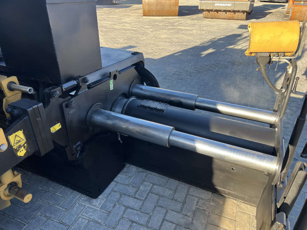 Usato 2011 Caterpillar AP 655D