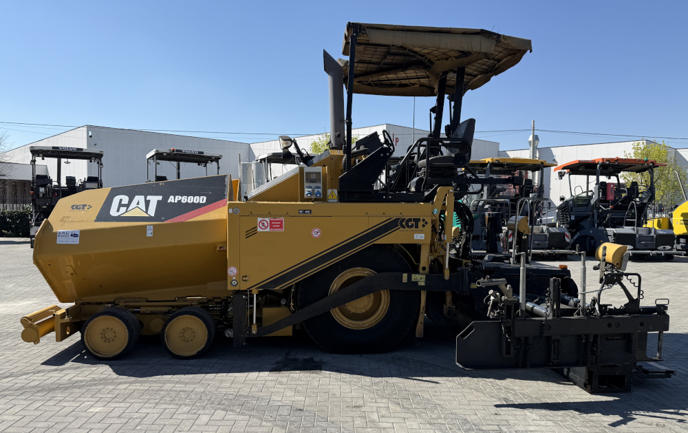 Usato 2010 Caterpillar AP 600D