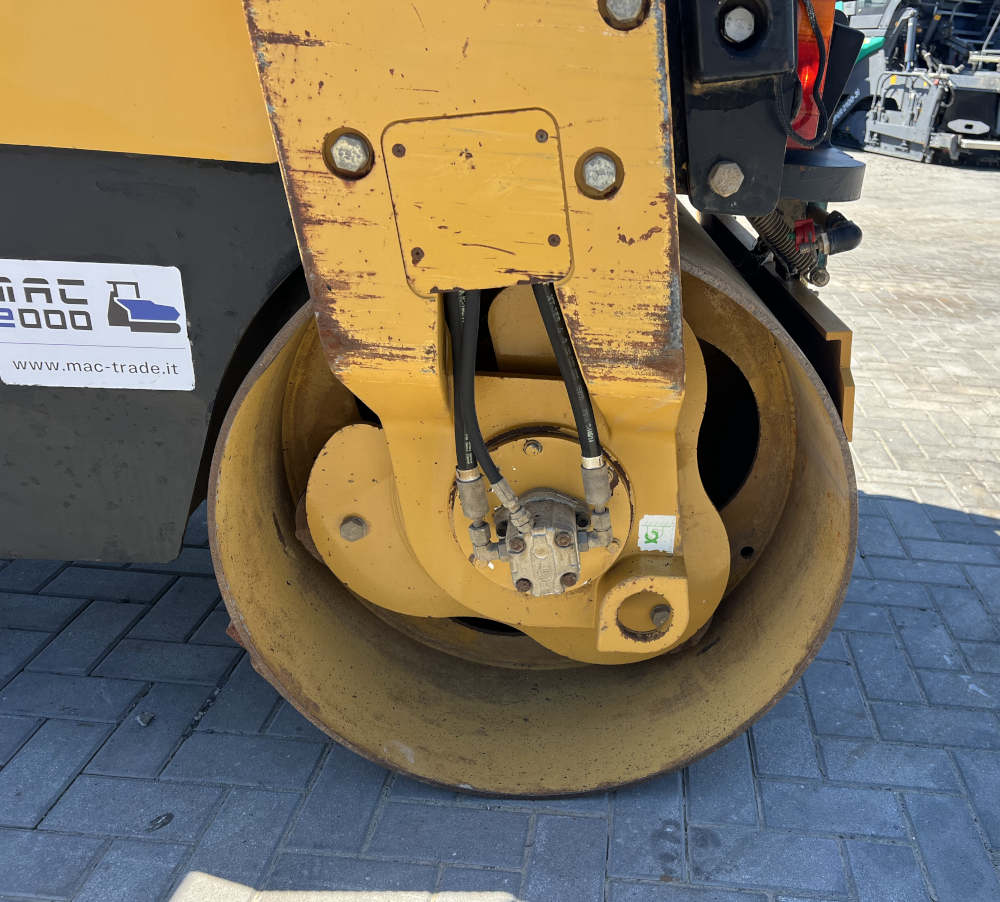 Usato 2006 Caterpillar CB 334E