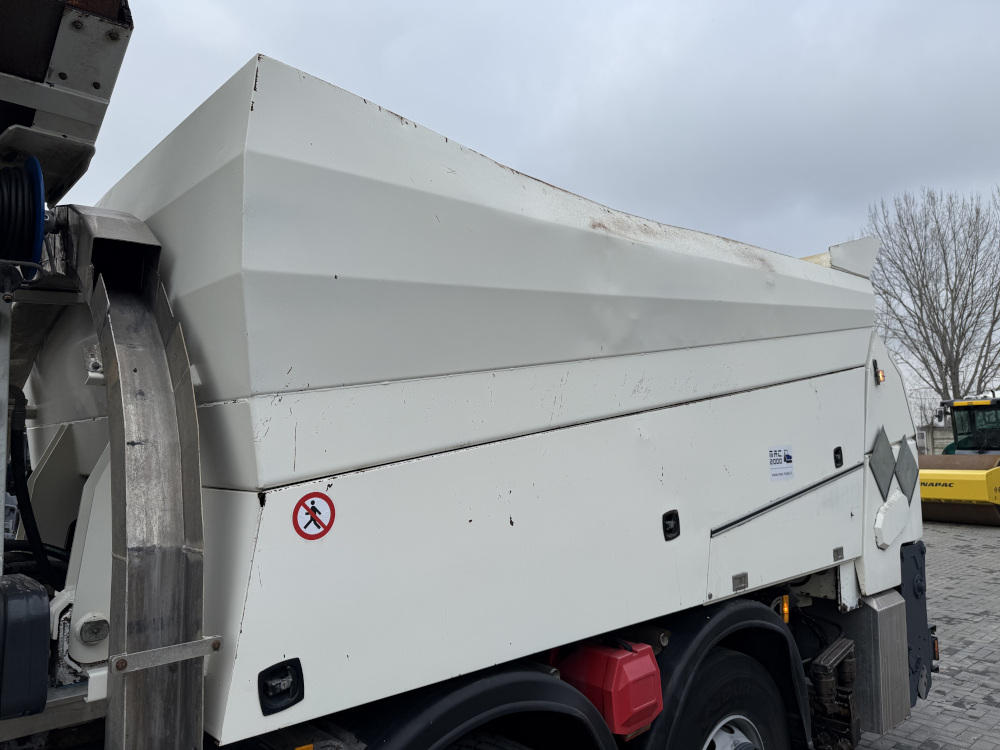 Usato 2008 Mercedes / Secmair 2536 / Chipsealer BCG 500