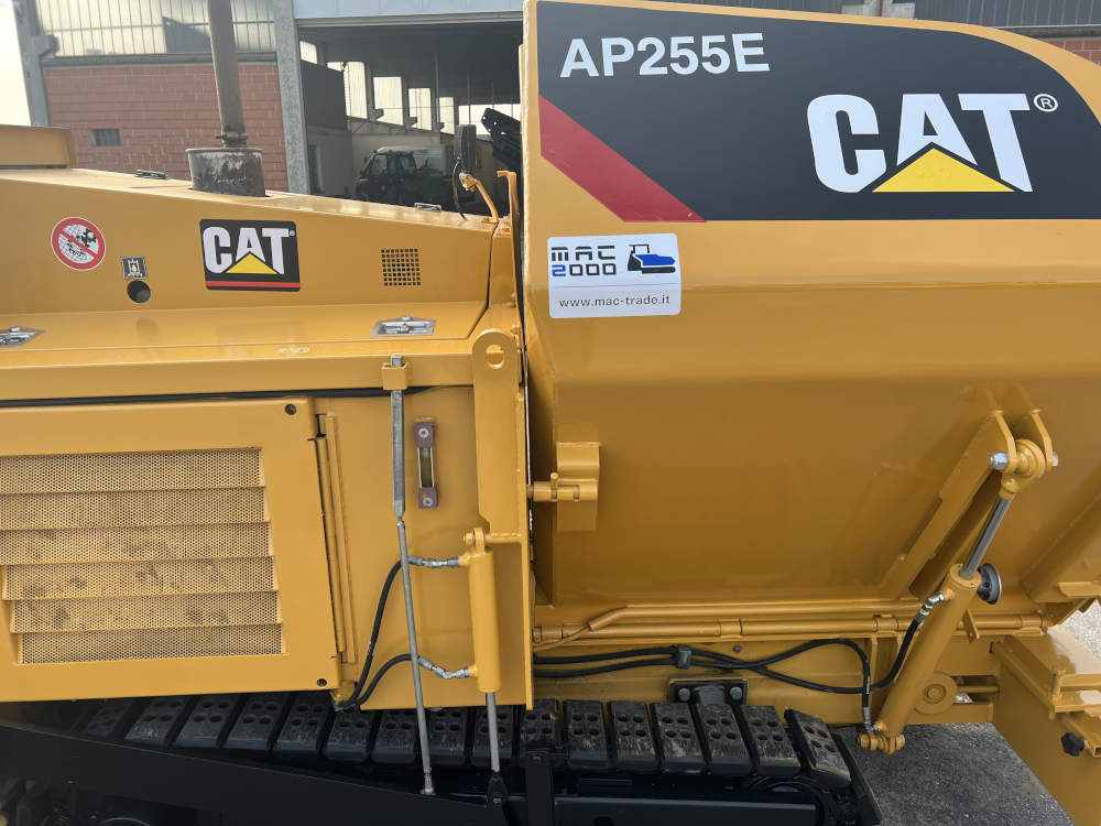 Usato 2017 Caterpillar AP 255E