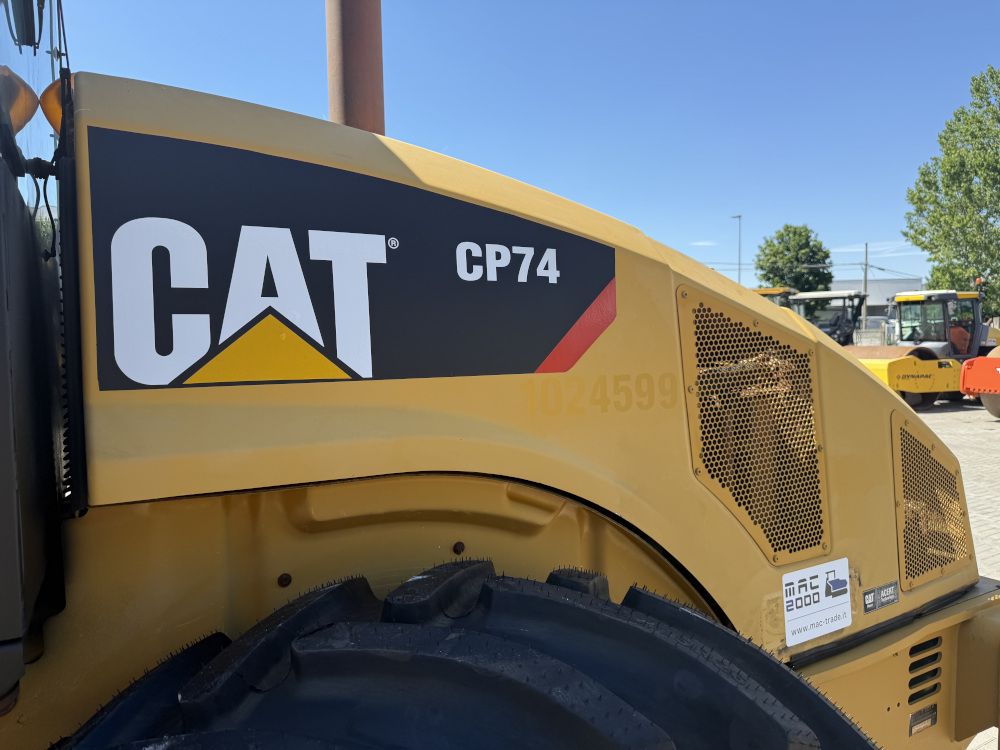 Usato 2010 Caterpillar CP 74