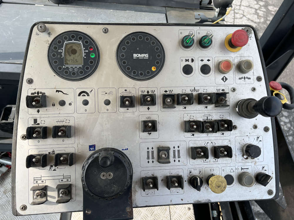 Usato 2011 Bomag BF 300C -1040-