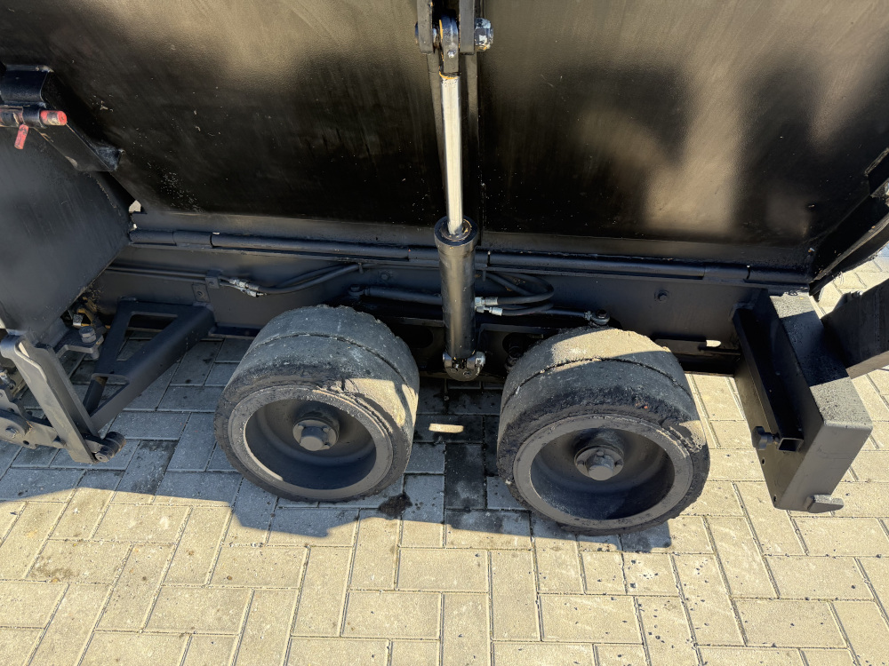 Usato 2011 Caterpillar AP 300