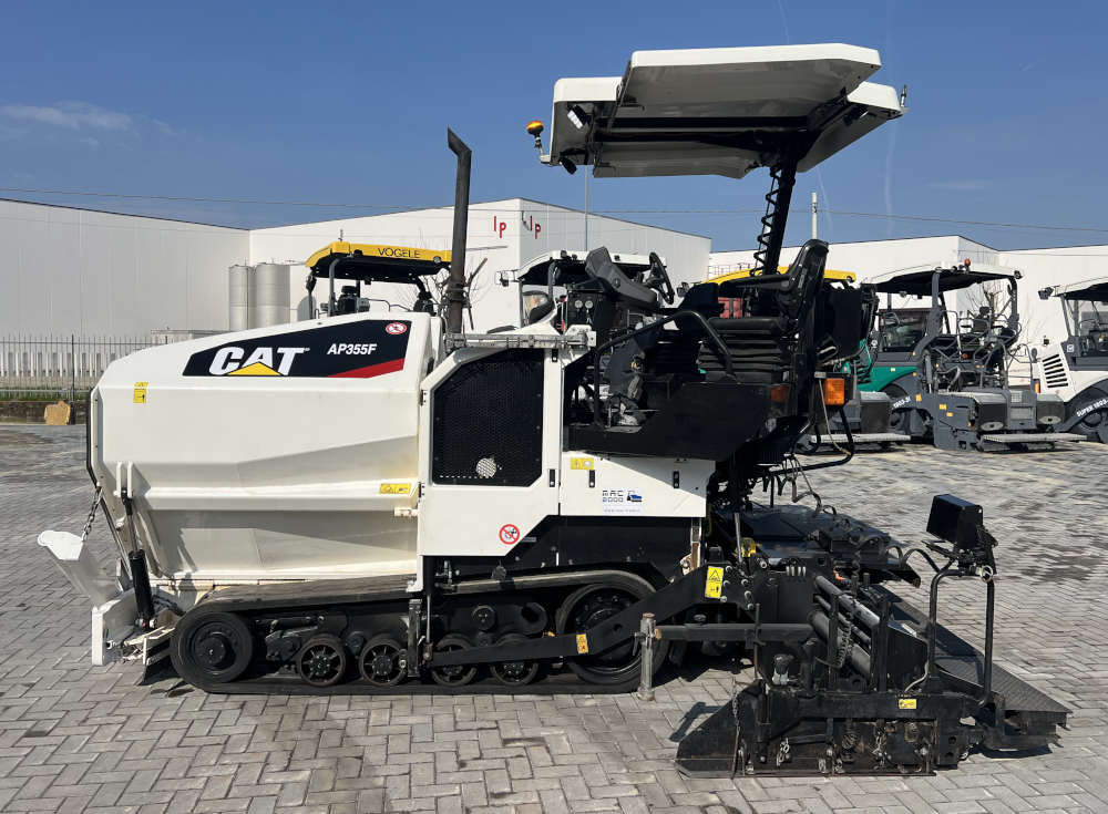 Usato 2016 Caterpillar AP 355F