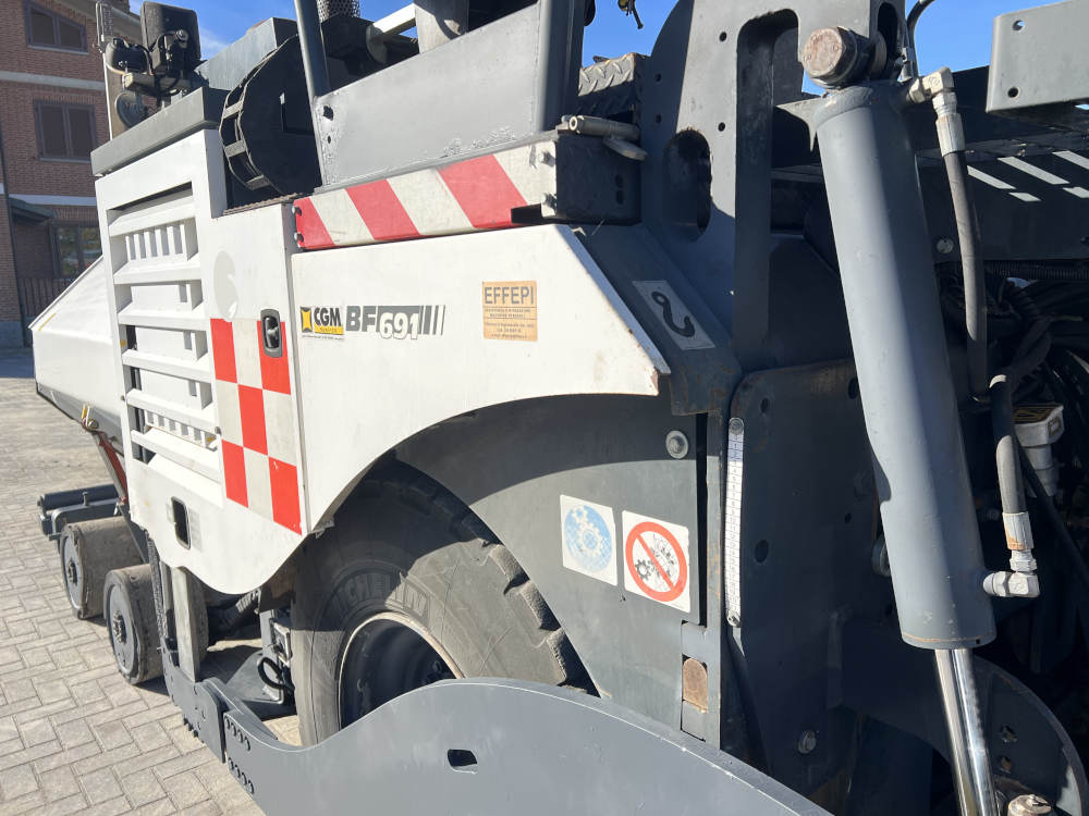 Usato 2007 Bomag BF 691P